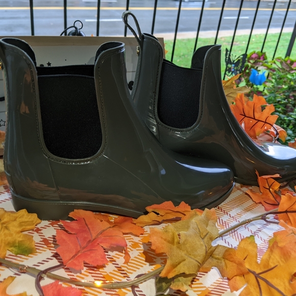 Rain Boots - Picture 2 of 4